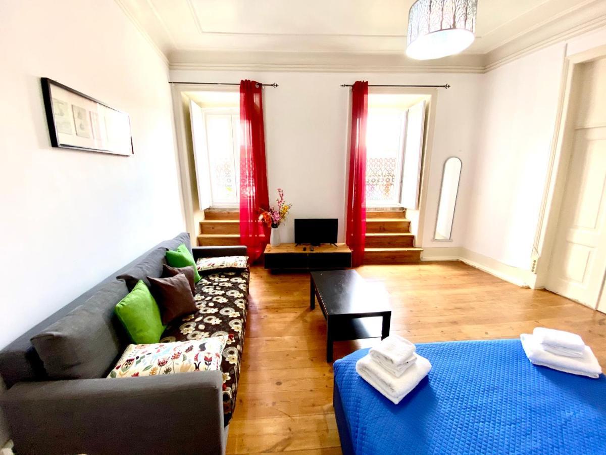 Classic Chiado 1 - Central Guest House Room With Shared Bathroom Lissabon Buitenkant foto