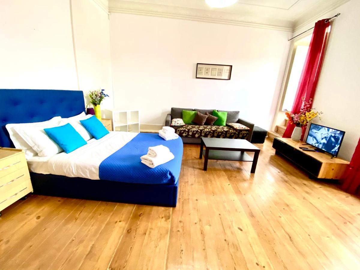 Classic Chiado 1 - Central Guest House Room With Shared Bathroom Lissabon Buitenkant foto