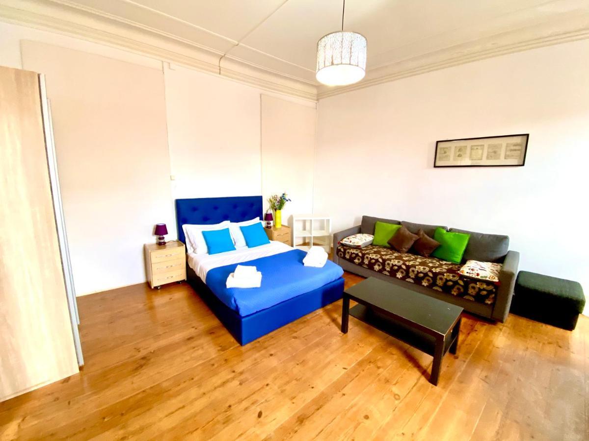 Classic Chiado 1 - Central Guest House Room With Shared Bathroom Lissabon Buitenkant foto